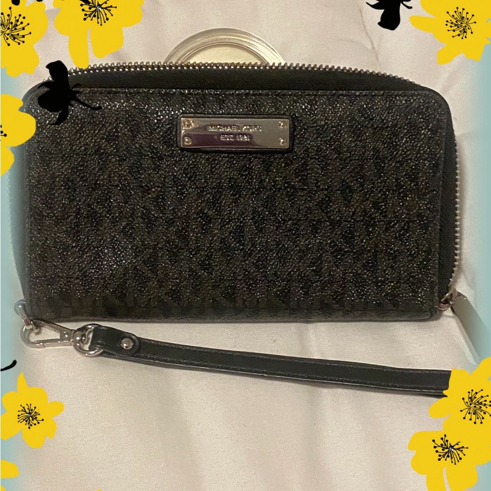 Brand new Micheal Kors Wristlet/ Wallet